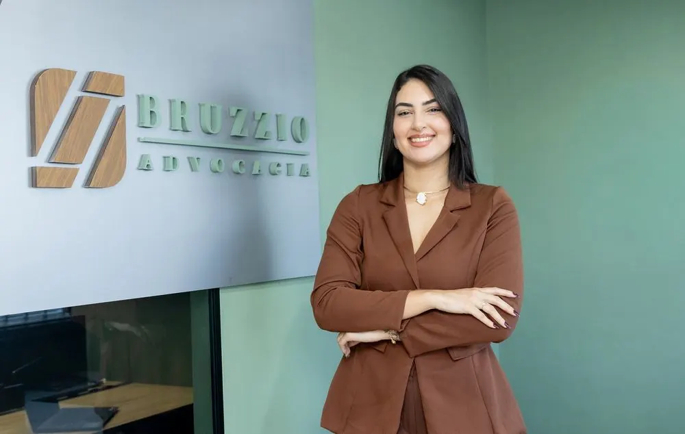 Amanda Vilanova, assistente jurídica da Bruzzio Advocacia